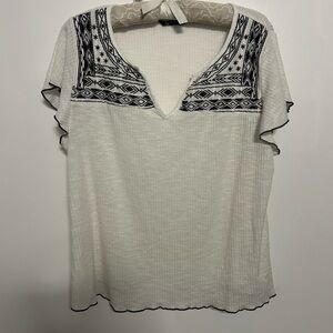 BloomChic White and Black Embroidered Bohemian Blouse